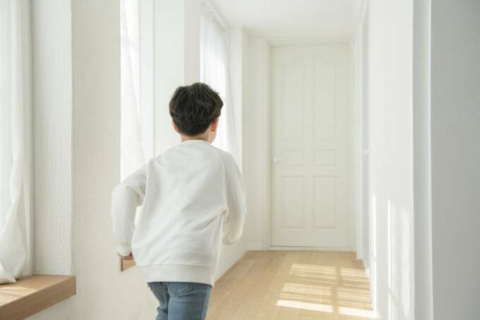 子どもの後ろ姿