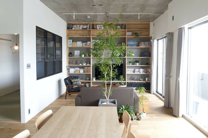 リビングノシンボルツリー