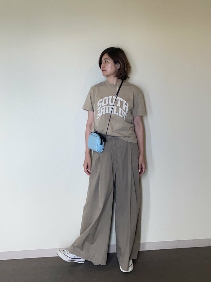 ベージュのワントーンコーデ