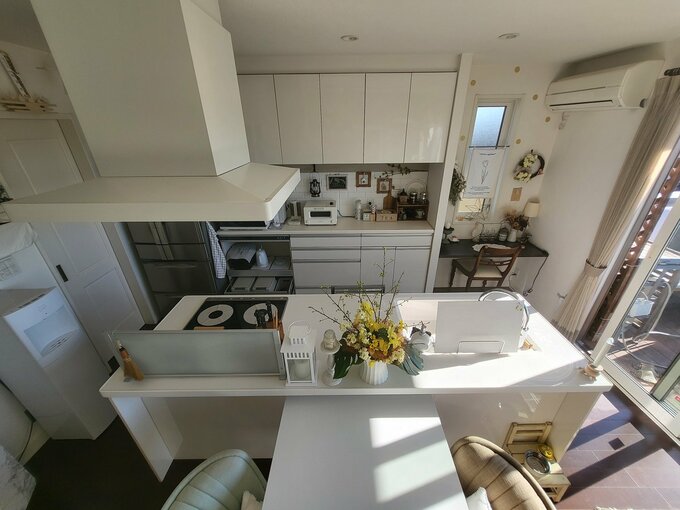 手を伸ばして配膳できる