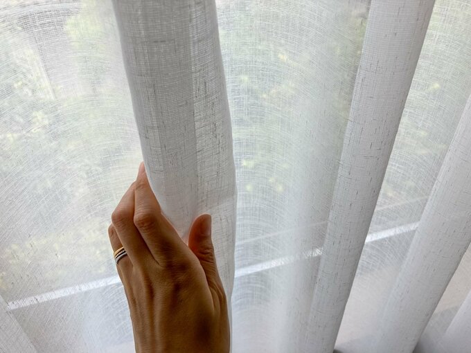 カーテンを閉める