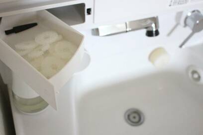 洗面台の排水口がそもそも汚れない！掃除がラクになる驚きテク