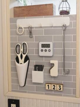 棚もティッシュ箱も印象ガラリ！100円リメイクシート