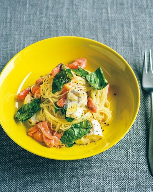 バジルとサーモンのレモンパスタ