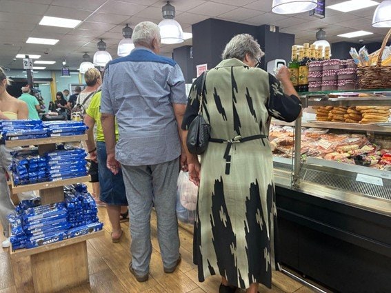 スーパーの様子