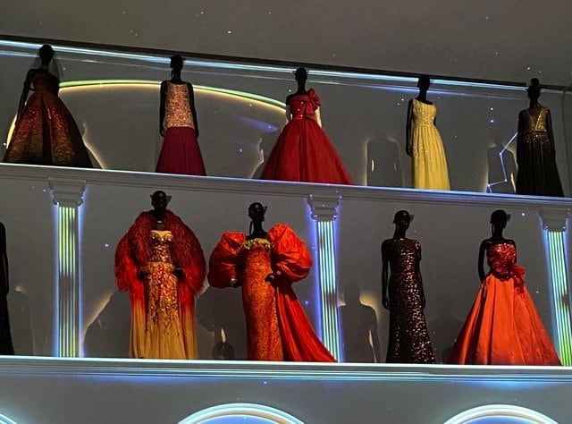 ドレスを着たマネキン