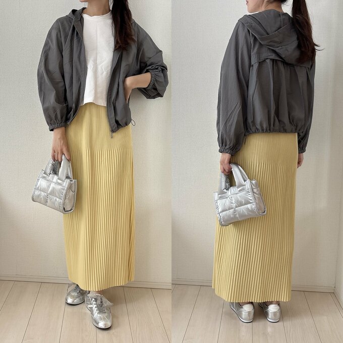 UVカットシアーパーカにスカートを合わせて