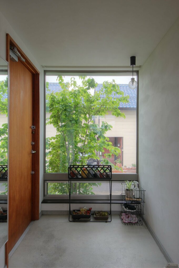 植物を感じる土間