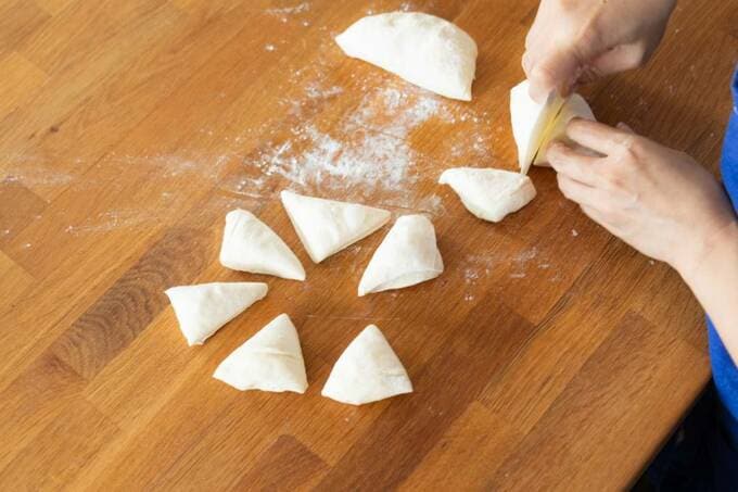 生地をカードでカット