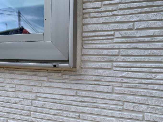 窓回りのコーキング