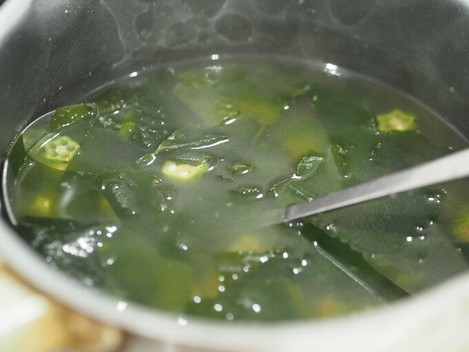 火をとめたワカメスープ