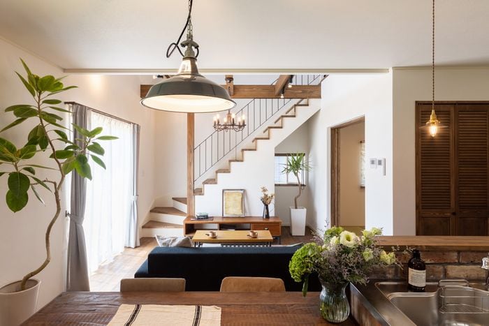 会話が増えて 家時間が楽しくなる リビング階段 のつくり方5選 Esseonline エッセ オンライン