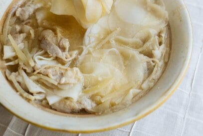 ポカポカおいしい「ひらひら大根の発酵鍋」レシピ。スライサーで皮までおいしく食べきる