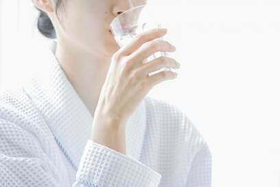 起床時の口内には、便10g分の菌が…30秒口ゆすぎと歯みがきで対策を