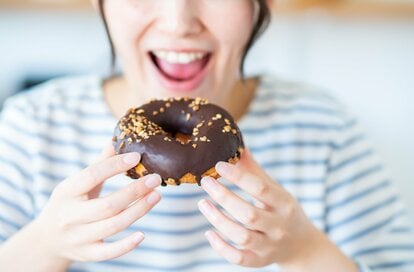 ついお菓子を食べすぎるというお悩み。「間食をやめなくていい」驚きの理由とは？