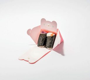 クマがおにぎりをハグ。ランチがワクワクするお弁当グッズ