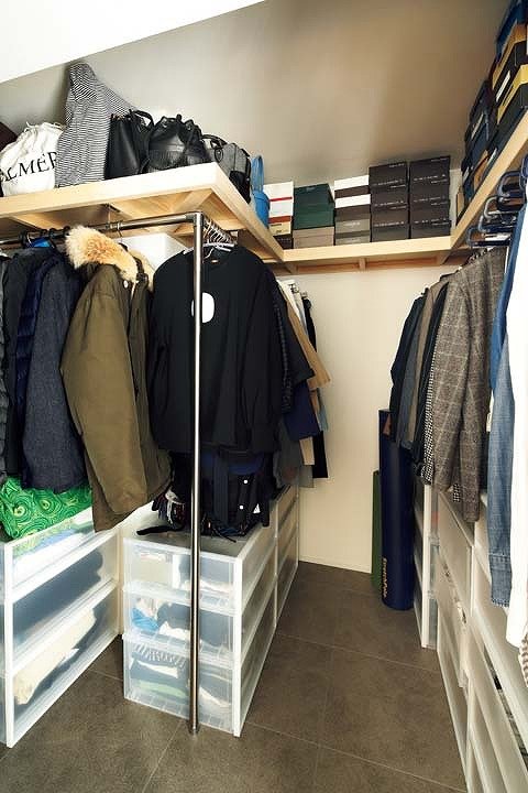 ひと部屋分ほどもある広いWIC