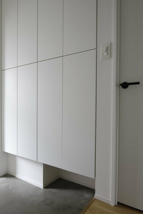 天井まである靴収納