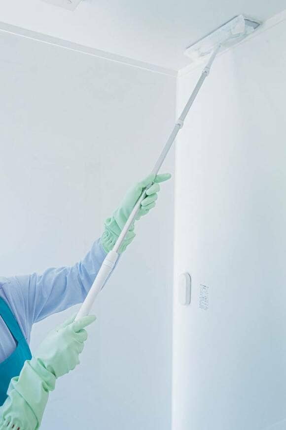 フロアモップで天井掃除