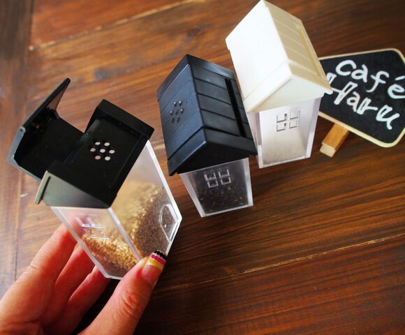 モノクロのシンプルなたたずまいがかわいい