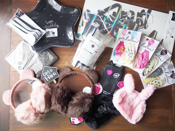 「モノトーン」をテーマカラーにしたパーティグッズ