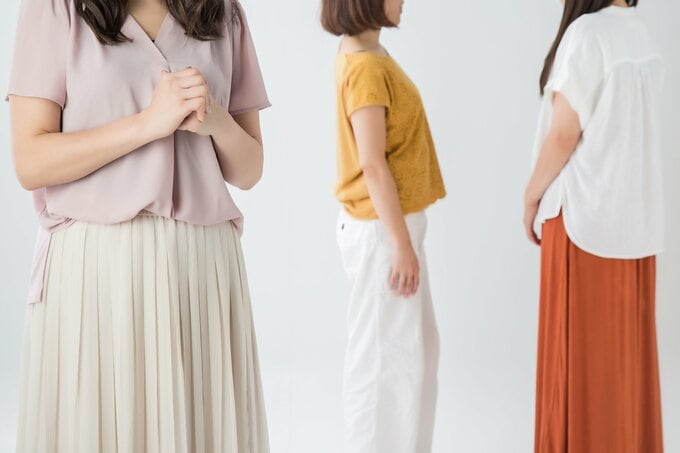 女性3人