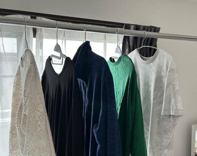 10cmの間隔をあけて干された洗濯物