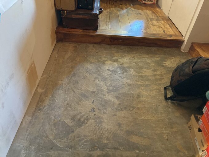 コンクリート床とフローリングの段差