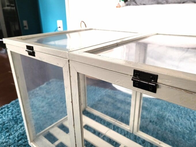 上部分にフレーム2枚を取りつける