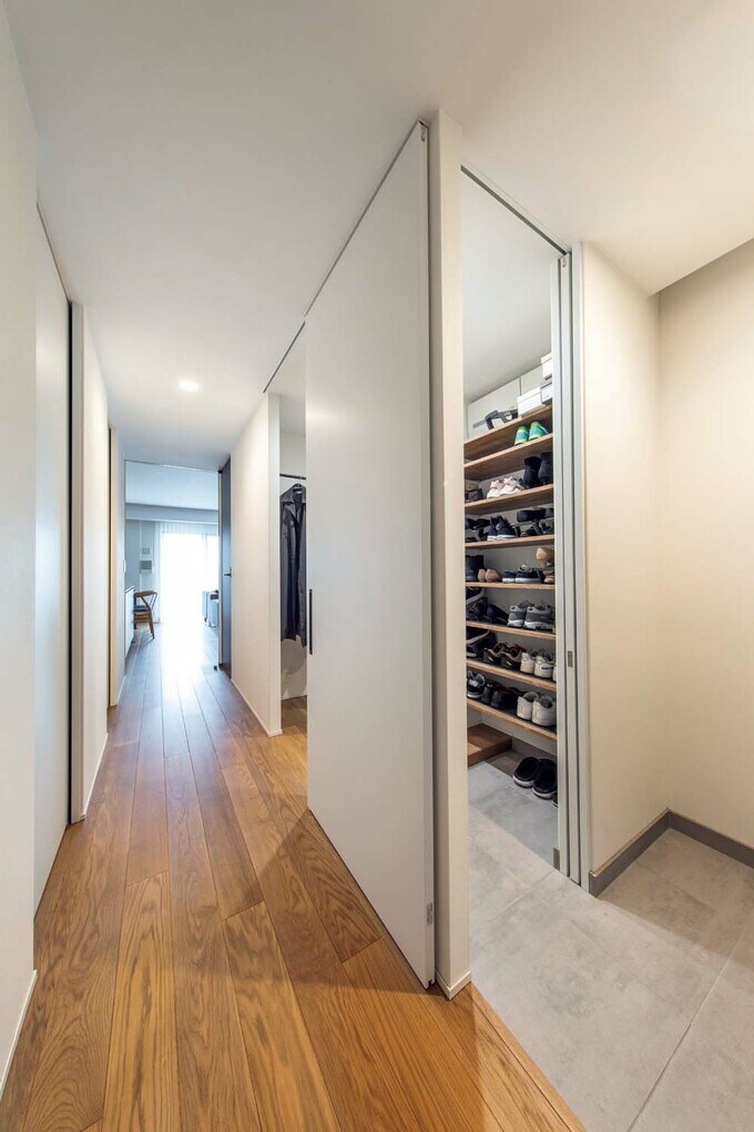 玄関にはシューズクローゼットを設置