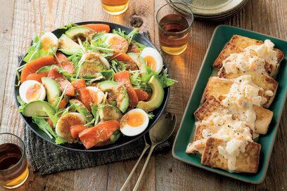 低糖質で罪悪感なし。ボリューム満点アボカドとサーモンサラダ