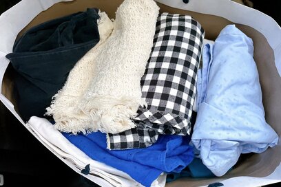 50代、捨てるのが苦手でも「手放す工夫」3つ。乾いたウェットティッシュは使い倒し、衣類は寄付