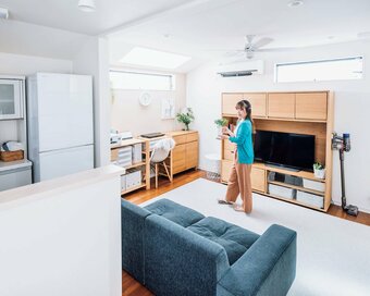 8坪の狭小住宅で4人暮らし。家具のちょっとした配置で快適に