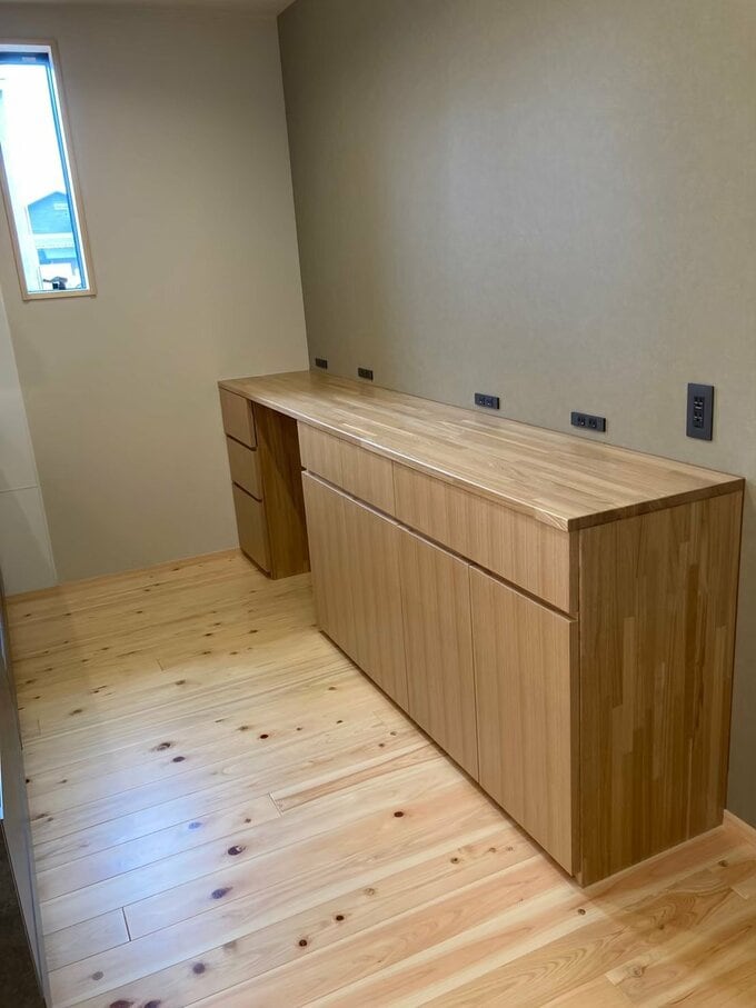 キッチンのカップボードにあるコンセント