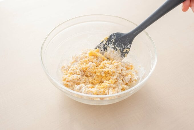 卵にまぜたホットケーキミックス