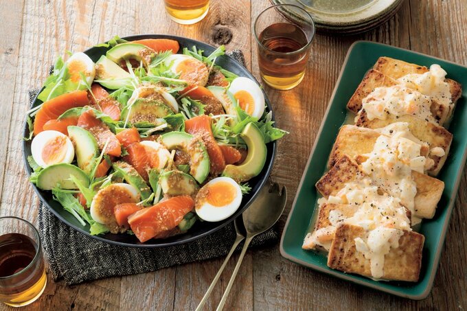 サーモンとアボカドサラダと豆腐ステーキ