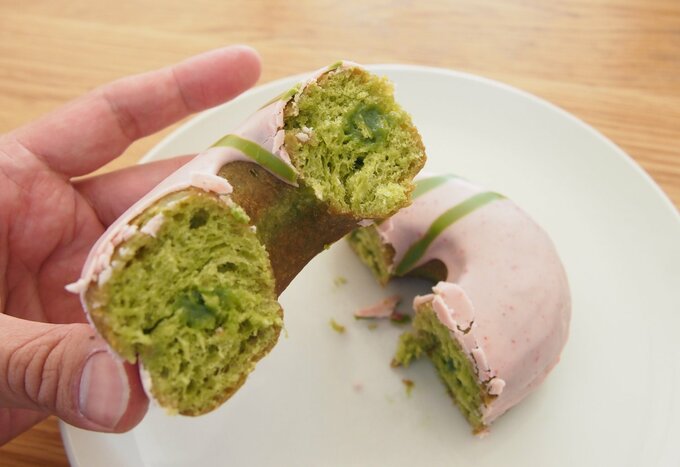 さくらと抹茶のドーナツ中身