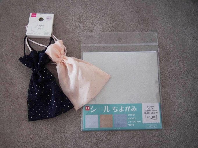 今年人気のくすみカラーのベージュやピンク