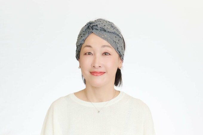 幅広のターバンは、分け目も隠してくれる
