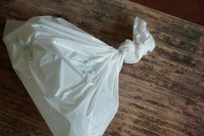 夏の生ゴミ臭が解決。袋に入れるだけでにおいが消えた
