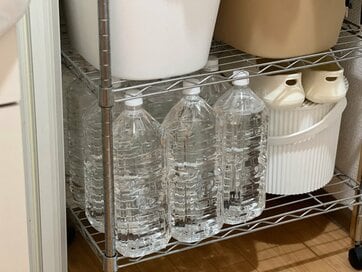 賃貸暮らし3人家族の「家が狭くてもできる」備蓄アイデア4つ。まずは不用品を手放し、防災対策を