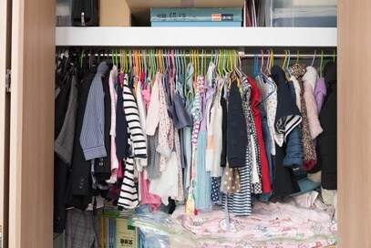 脱「ビンボー習慣」！似た服が多い、賞味期限ぎれ調味料が多数…そんな人は改善を