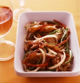 おかずに、つまみに、お弁当にフル活用！揚げ豚とタマネギのマリネ