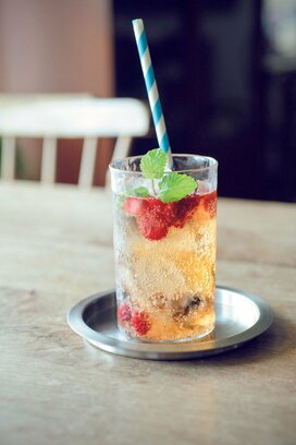 サイダーにティーバッグを入れるだけ。驚きのおしゃれドリンク