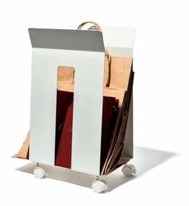 置き場に困る紙袋や長傘。この収納グッズが最適解だった