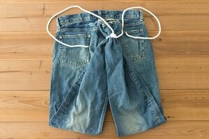 お尻側に半分に折る