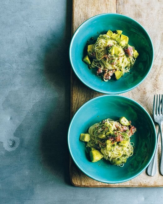 生ハムとアボカドのパスタ