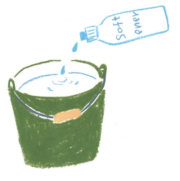 柔軟剤入りの水でふくとホコリ予防に