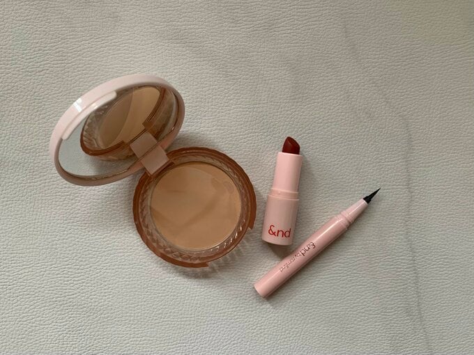 愛用中のコスメ