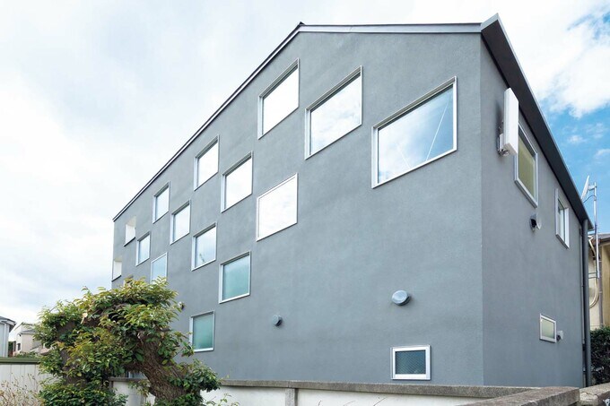 市松に配した窓